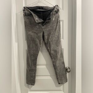 Express Women's Straight Leg Jeans in Gray